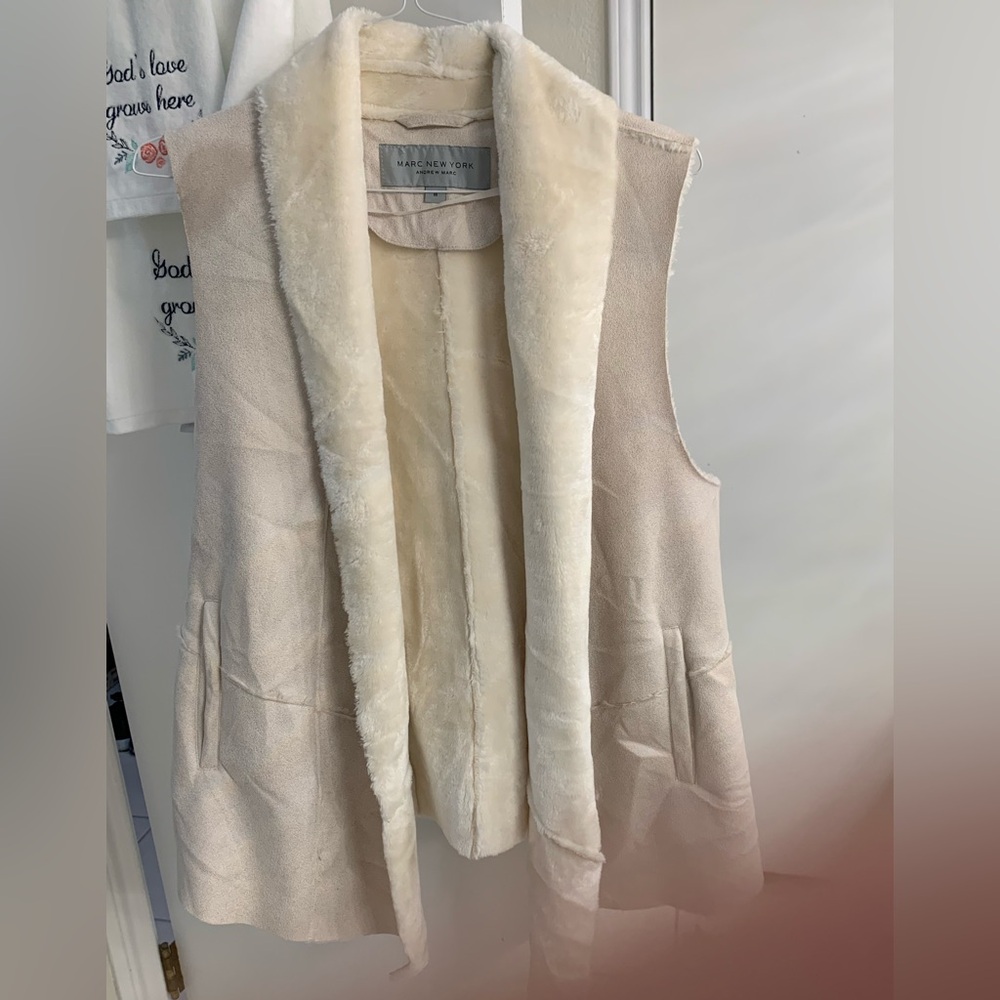 Andrew Marc New York Soft Ivory Faux Leather PreOwned Vest Size Medium